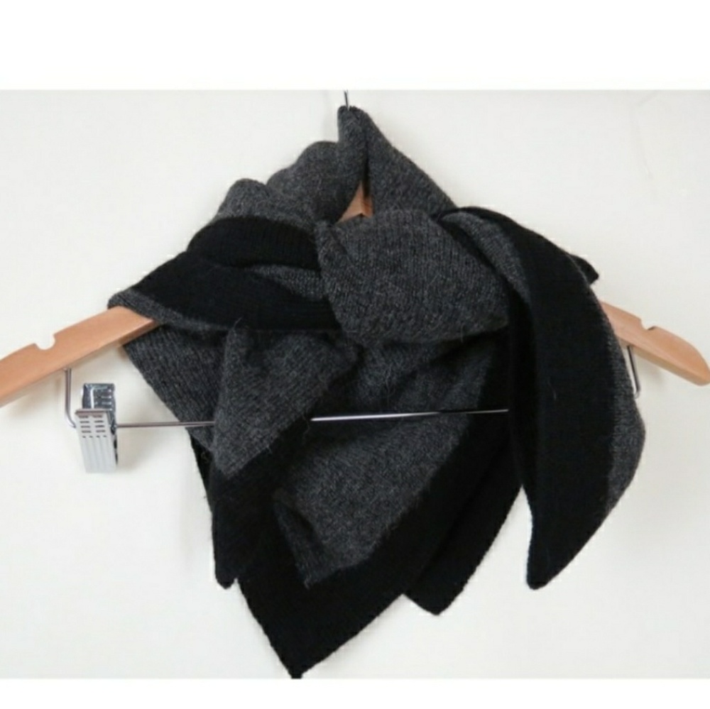 Reformation Dora alpaca scarf